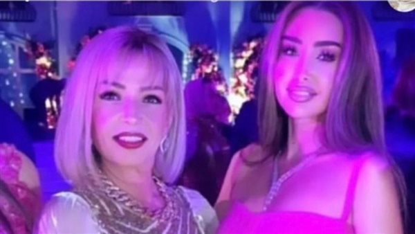 هنا الزاهد ووالدتها