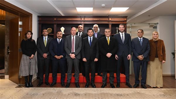 وزير الشباب والرياضة