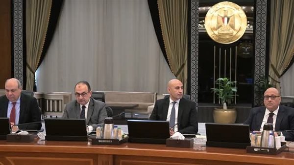 وزير التعليم فى اجتماع