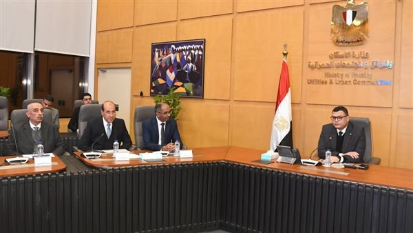 وزير الإسكان 