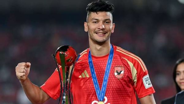 أشرف داري مدافع الاهلي