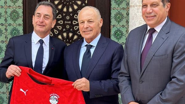 هاني أبو ريدة مع