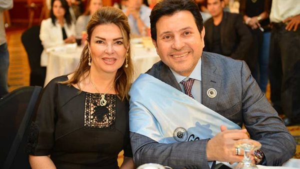 هاني شاكر وزوجته