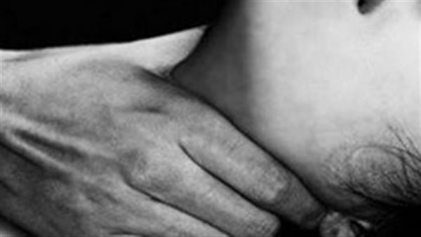 زوج يخنق زوجته