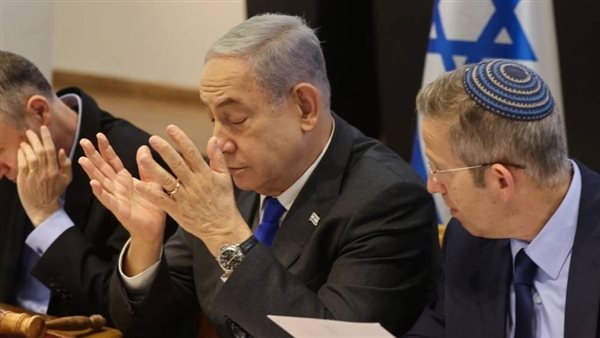 ماذا وراء تأجيل اجتماع