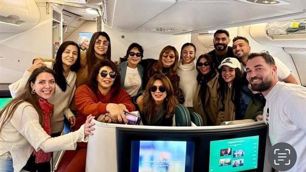 نجوم الفن يتوجهون