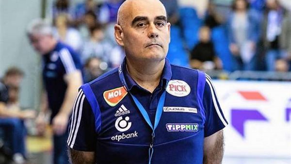 باستور، المدير الفني