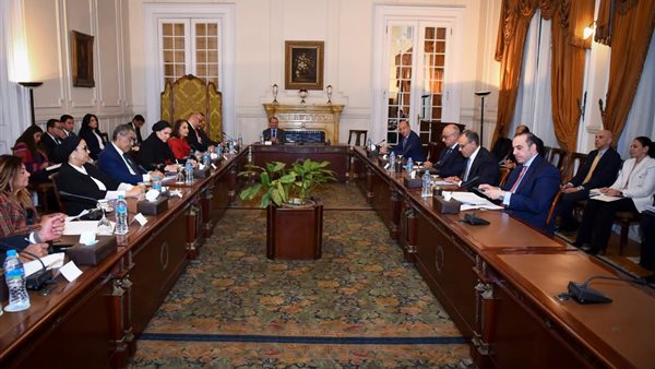 اجتماع اللجنة العليا