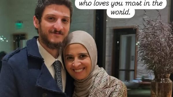 حنان ترك وابنها 