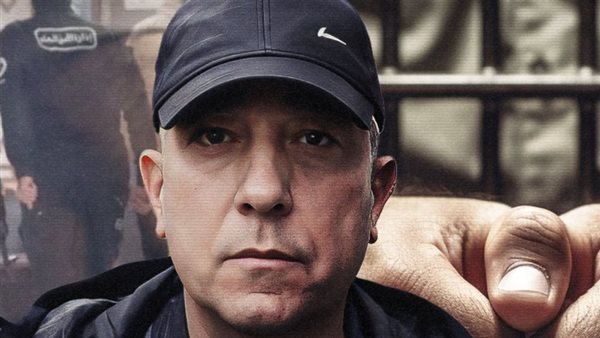 عاطف نجيب وهو العميد