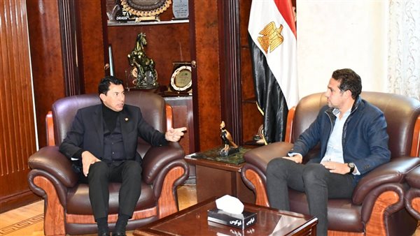 وزير الشباب والرياضة