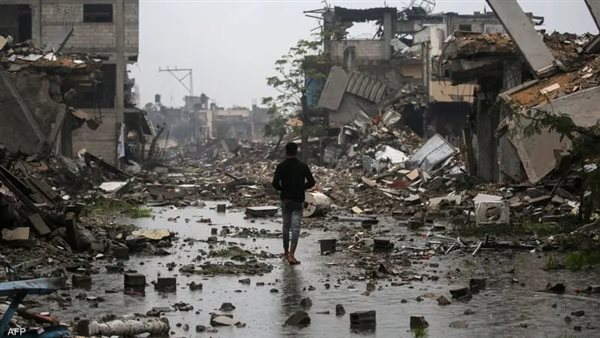 مبان مدمرة وسط قطاع