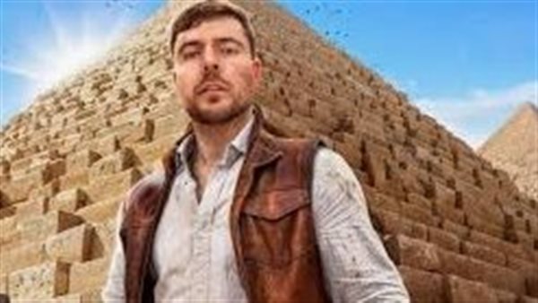 مستر بيست في الأهرامات