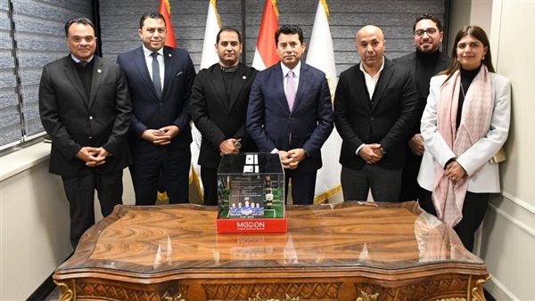 وزير الشباب والرياضة