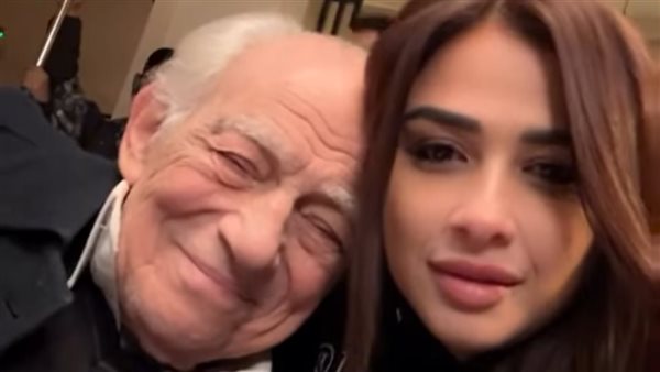 ياسمين عبد العزيز