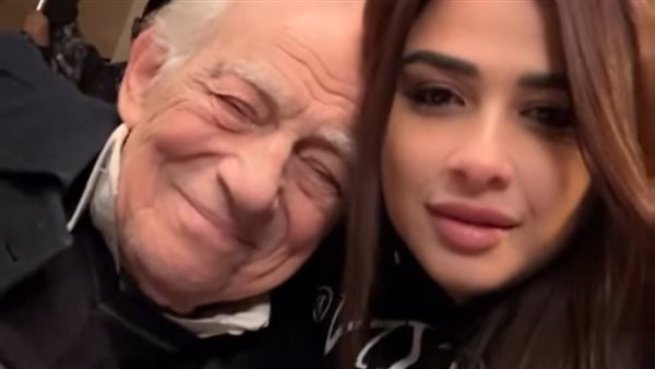 ياسمين عبد العزيز