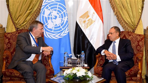 بدر عبد العاطي -