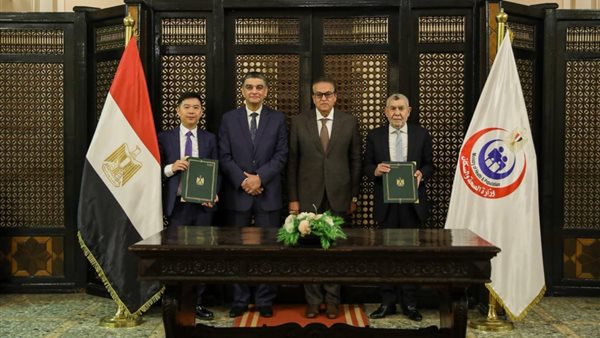 جانب من توقيع  بروتوكول