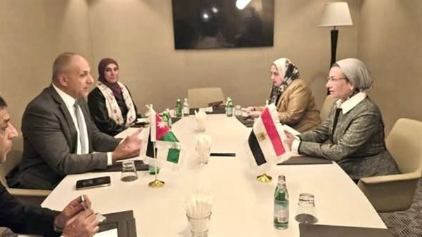 وزيرة البيئة 