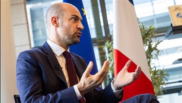 فرنسا تعترف بدولة