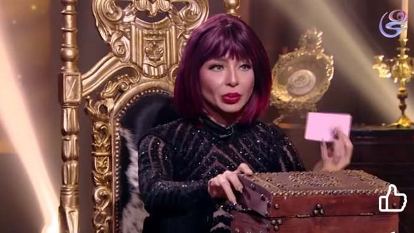 دوللي شاهين 