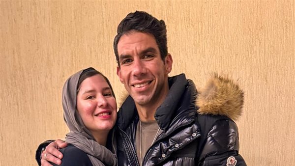 شريف إكرامي وشقيقته