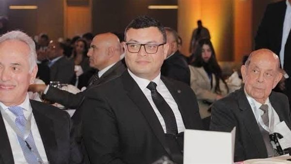 وزير الإسكان 