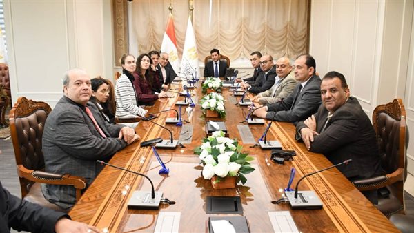 اجتماع وزير الشباب