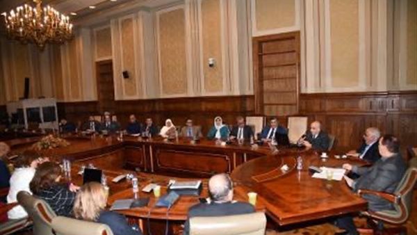  لجنة التعليم بمجلس