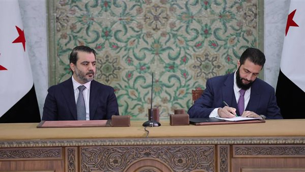 أحمد الشرع يوقع على