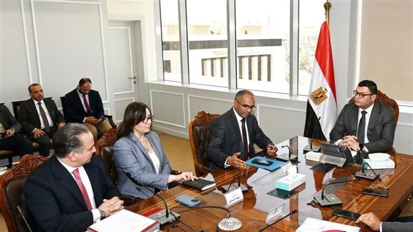 وزير الإسكان 