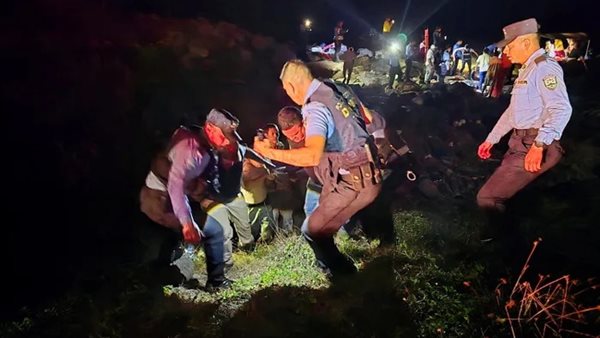 تحطم طائرة في البحر