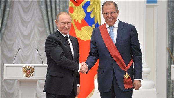 بوتين يحتفل بعيد