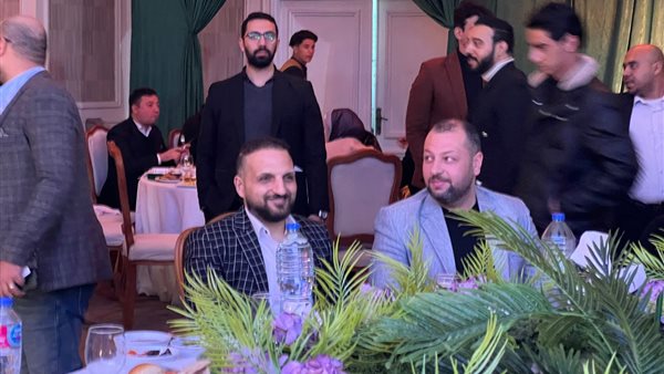 الكاتب الصحفي عمرو