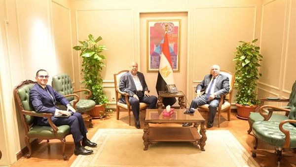 وزير الصناعة والنقل