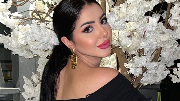 الفنانة إيناس النجار