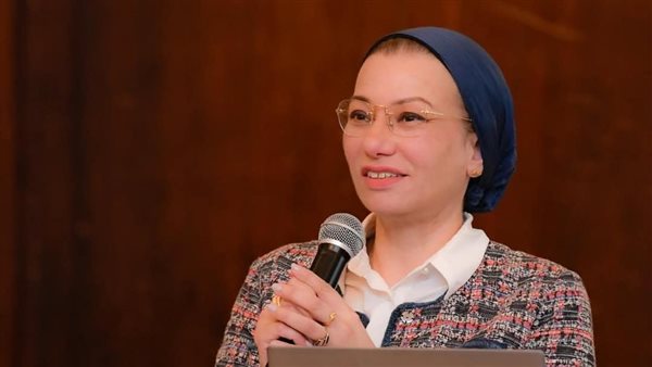 وزيرة البيئة 