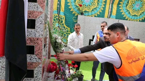 محافظ الشرقية يضع