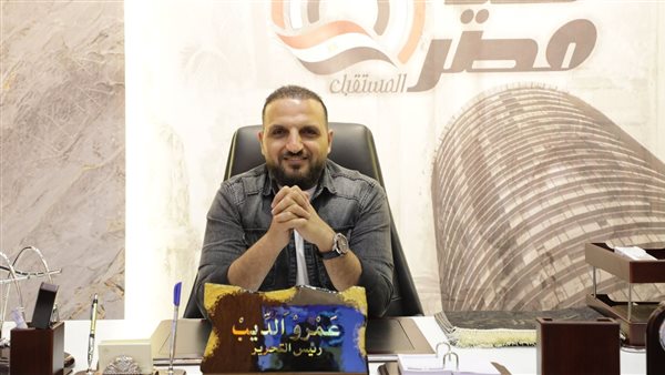 الكاتب الصحفي عمرو