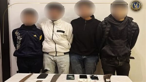 المتهمين عقب ضبطهم