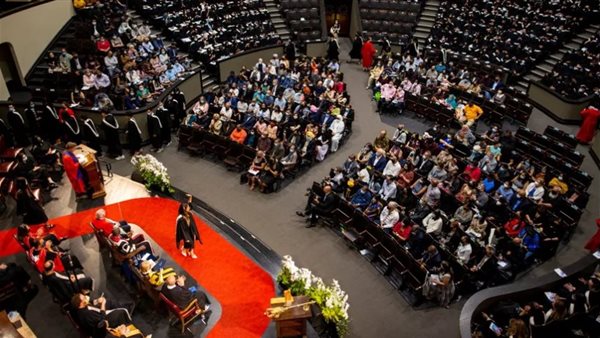 الجانعات الكندية