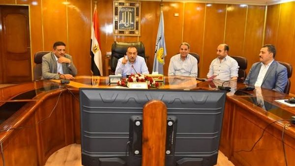 اجتماع محافظ اسيوط