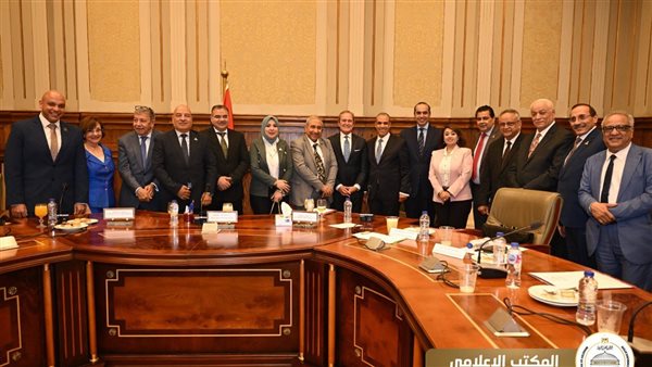  وزيرا الخارجية والشئون