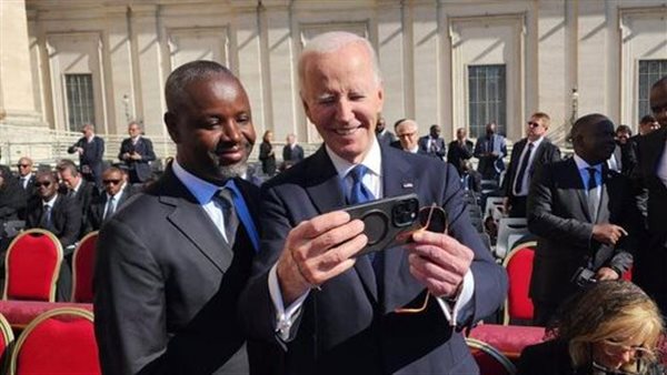 بايدن خلال جنازة