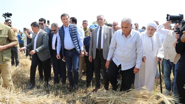 وزير الزراعة يفتتح