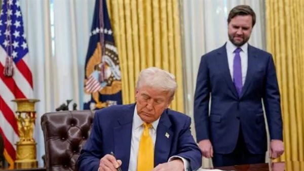 ترامب في أول 100