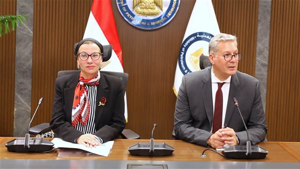 وزيرا البترول والبيئة