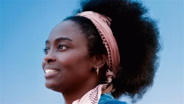 فيلم سماء بلا أرض