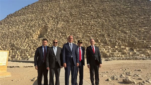 وزير السياحة التركي