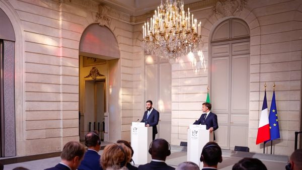 ماكرون ونظيره السوى